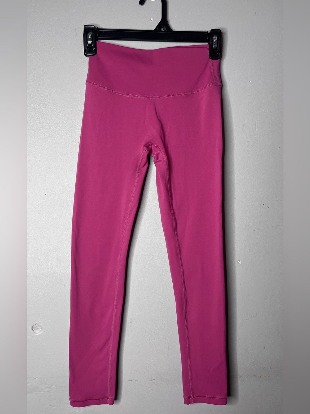PARAGON Formlux Raspberry High-Waist Active Leggings Size Medium Scruch Butt